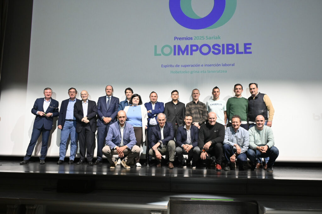 Foto de grupo de las entidades que promueven los Premios Lo Imposible